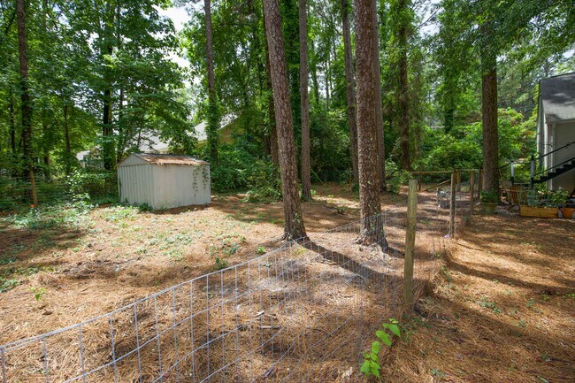 Building Photo - 325 Midland Rd