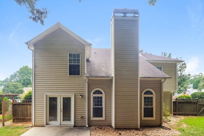 Building Photo - 1005 Crooked Creek Ct SE