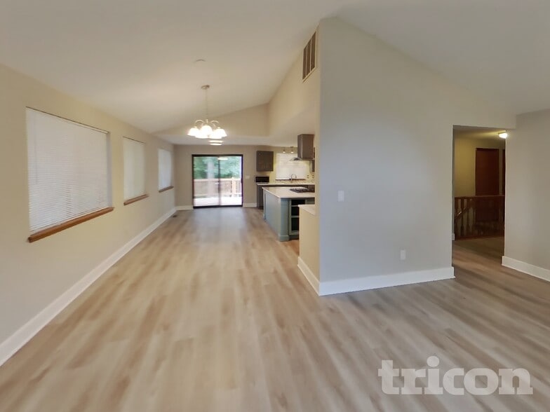 Building Photo - 12917 Avante Dr NW
