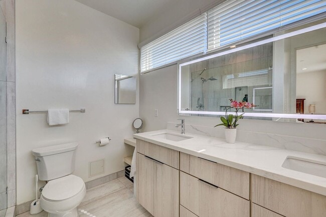 Building Photo - Available Modern Long Term Unfurnished hom...
