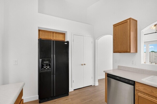 Building Photo - 20415 N 37th Ave