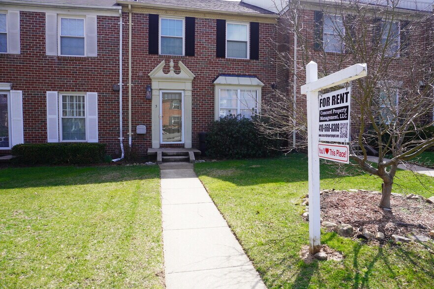 Building Photo - 5 Castlebar Ct