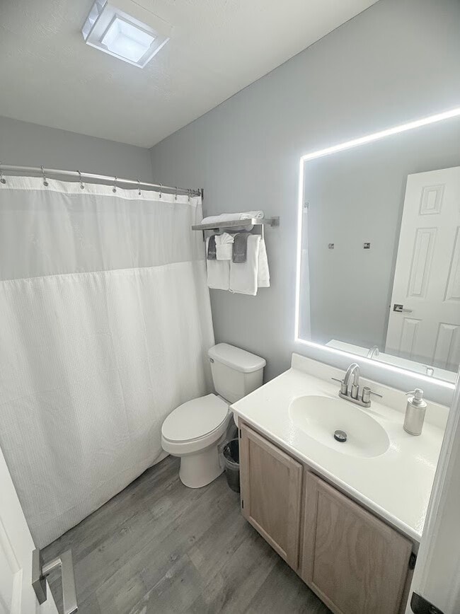 Building Photo - 469 White River Dr