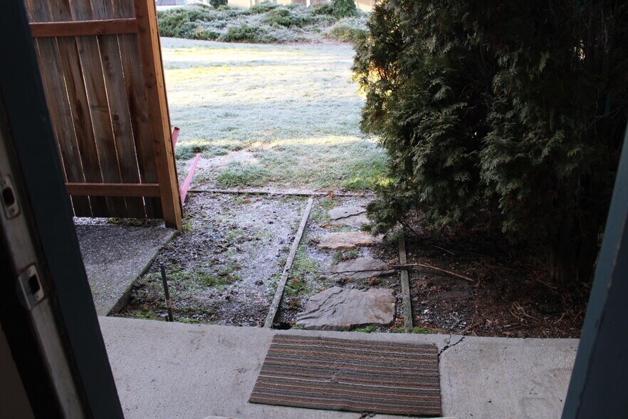 Building Photo - 494 N Colorado Ave