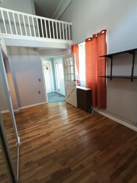 Building Photo - 2009 2nd St NE