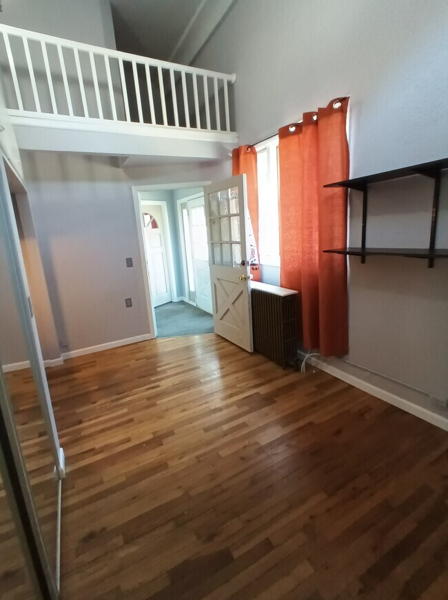 Building Photo - 2009 2nd St NE