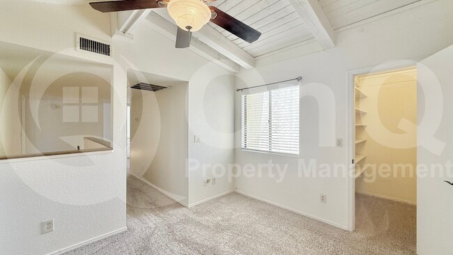 Building Photo - 5726 N 10th St