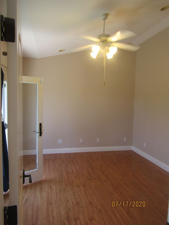 Building Photo - Orcutt Single Story Private Entry Granny Unit