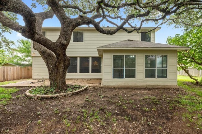 Building Photo - 4433 Chickasaw Ct