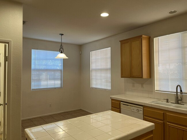 Building Photo - COMING SOON! 3 bedroom- 2 bath Home in Victorville!