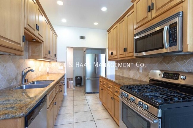 Building Photo - 958 Palo Verde Ave