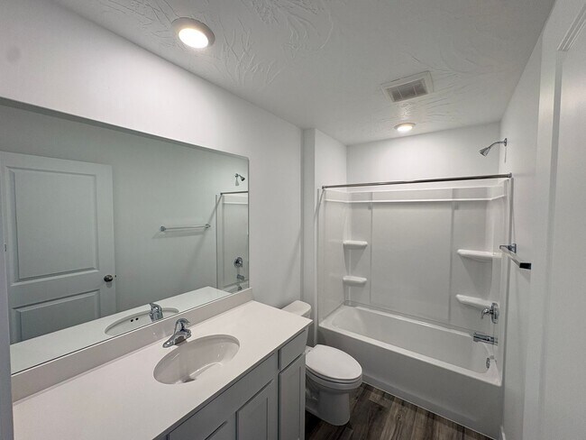 Building Photo - FOUR BED HOME AVAILABLE NOW