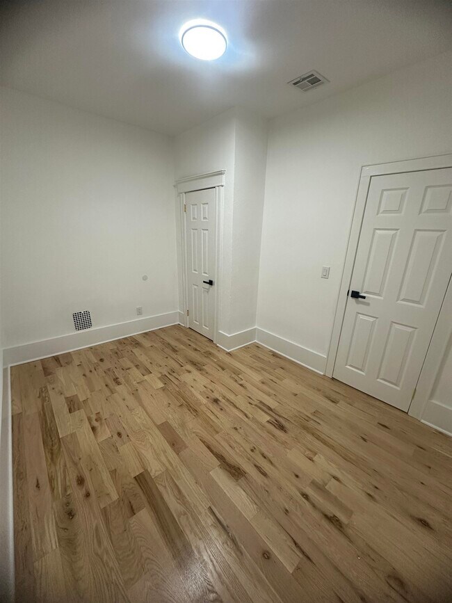 Building Photo - 38 Gates Ave