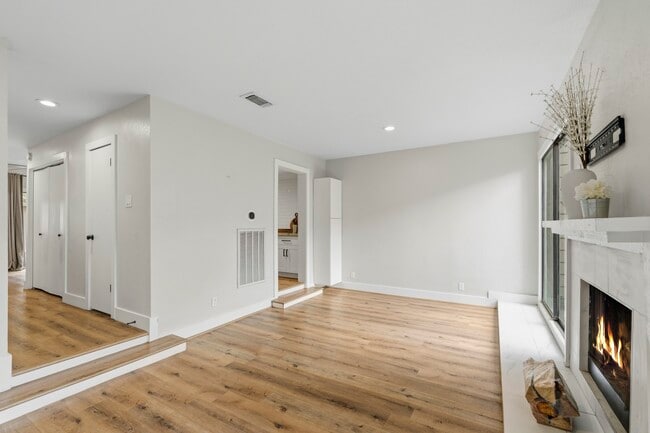 Building Photo - 1063 Country Pl Dr