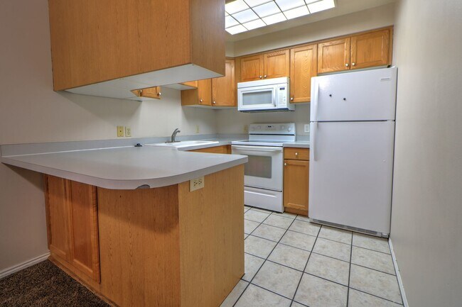 Building Photo - 1273 N 550 W
