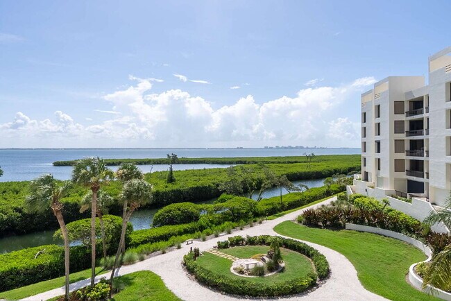 Building Photo - One of Longboat Key’s premier waterfront c...