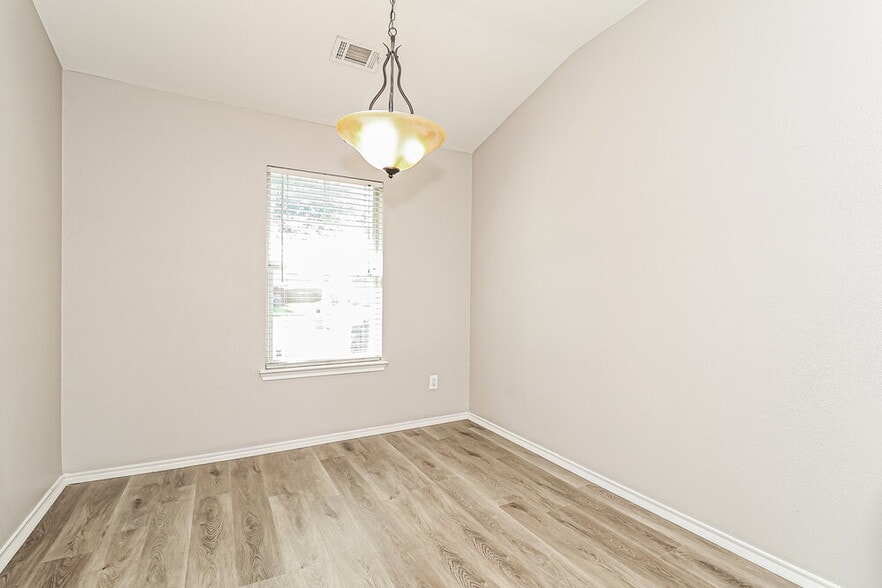 Building Photo - 202 Freedom Trl