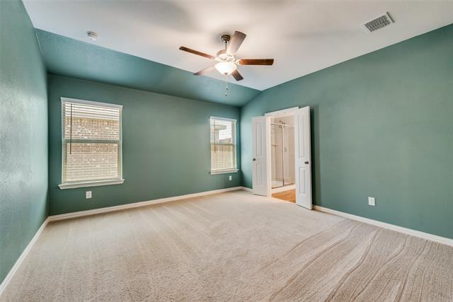 Building Photo - 807 Spruce Ln
