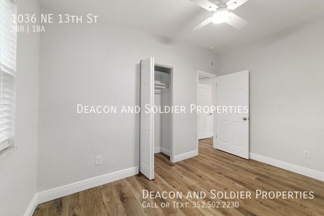 Building Photo - 1036 NE 13th St