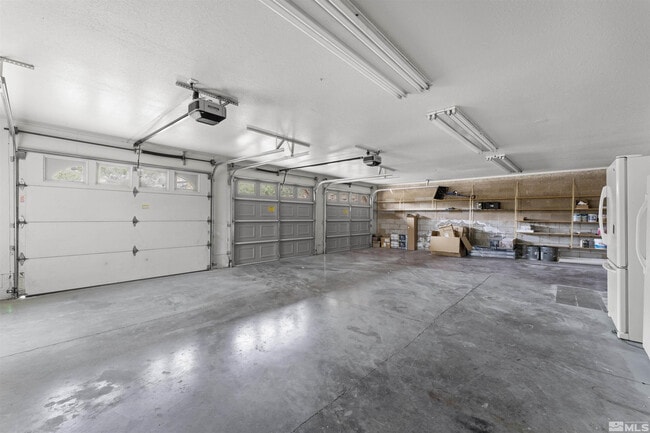 Building Photo - 3400 Southampton Dr