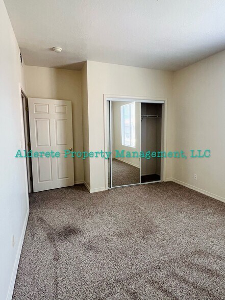 Building Photo - 4257 Sabana Loop SE