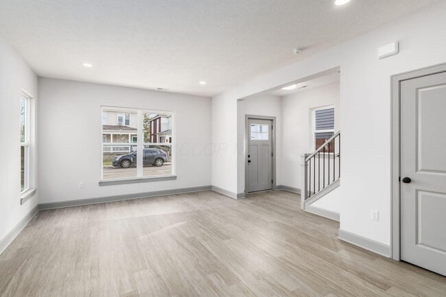 Building Photo - 55 Brehl Ave