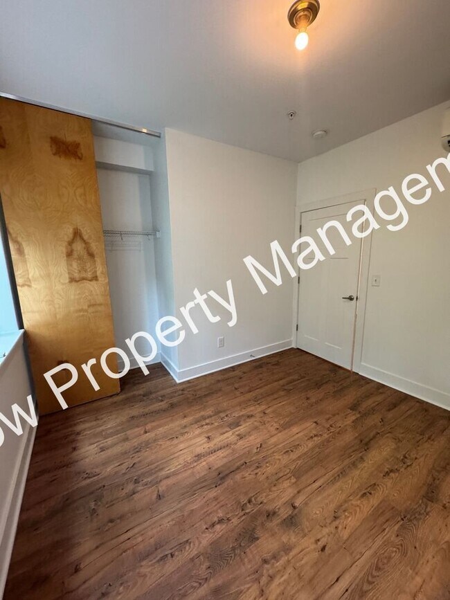 Building Photo - 1325 5th Ave N