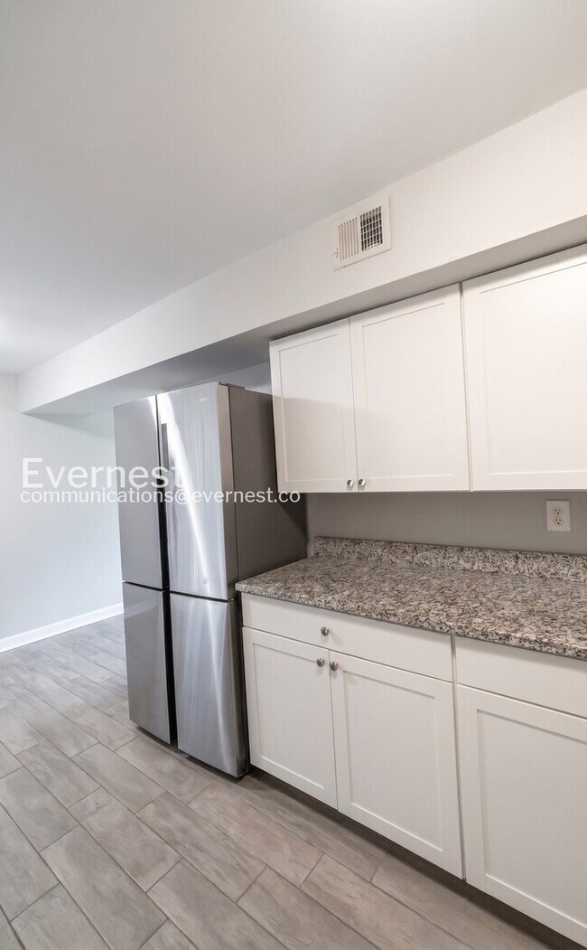 Building Photo - 3-Bedroom Home with Spacious Living and Convenient Amenities / Pet-Friendly / Vouchers Accepted /...