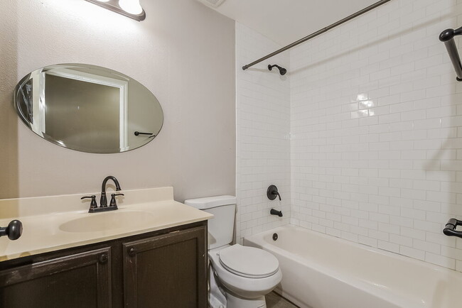 Building Photo - 936 Welch Hill Cir