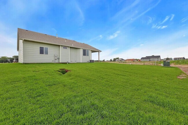 Building Photo - 5424 W 42nd St S