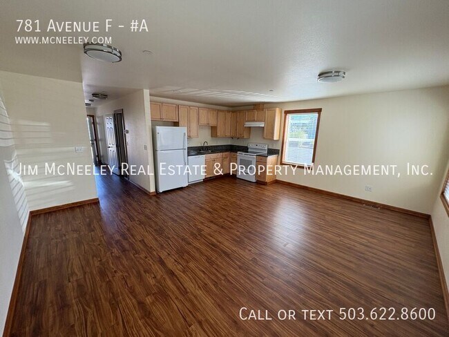 Building Photo - 781 Avenue F