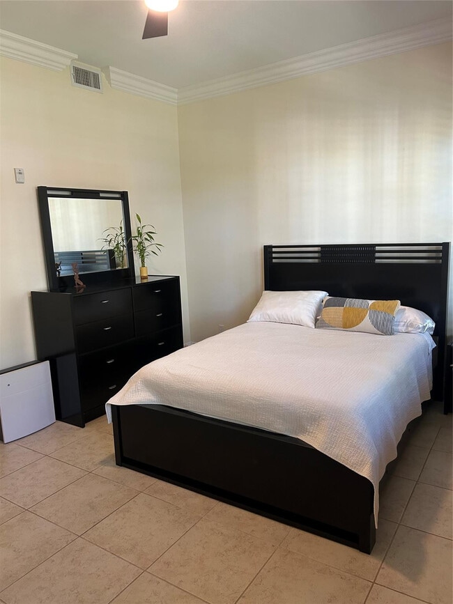 Building Photo - 226 N Latitude Cir