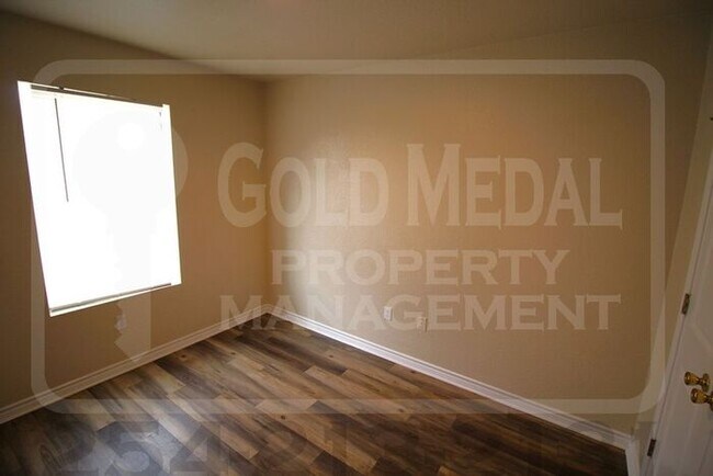 Building Photo - 4707 Westcliff Rd