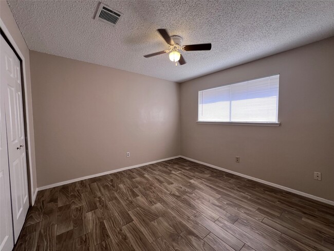 Building Photo - 22422 Elsinore Dr