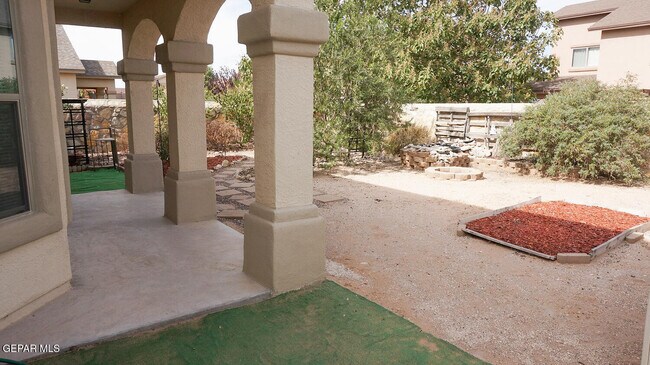 Building Photo - 14373 Coyote Trail Dr