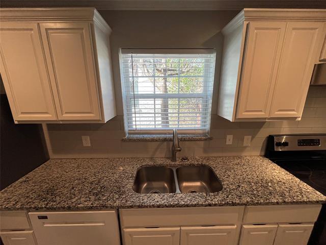 Building Photo - 3053 Rotan Ln