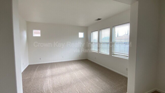 Building Photo - 2978 Jackson Ave