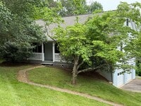 Building Photo - Charming North Asheville Cape Cod