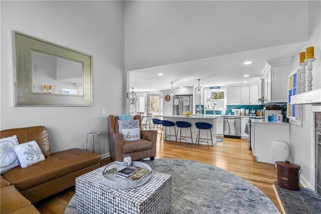 Building Photo - 391 Valley Rd