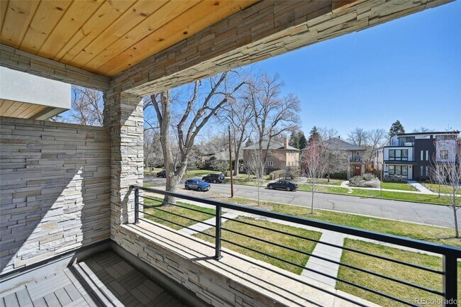 Building Photo - Rare University/Observatory Park 4 Plus Bed, 4.5 Bath Home