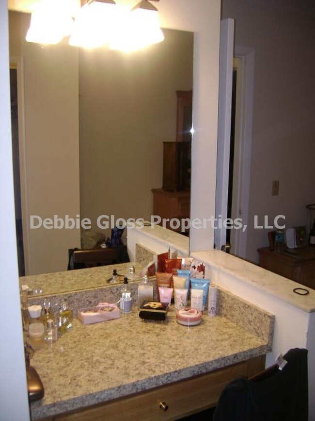 Building Photo - 3 bedroom 2 bath Wekiva home