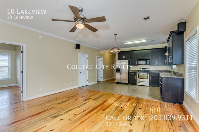 Building Photo - 10 Lakeview