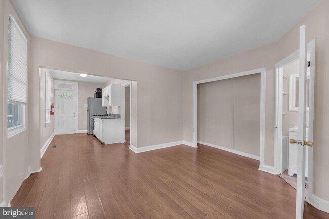 Building Photo - 315 Burlington Ave