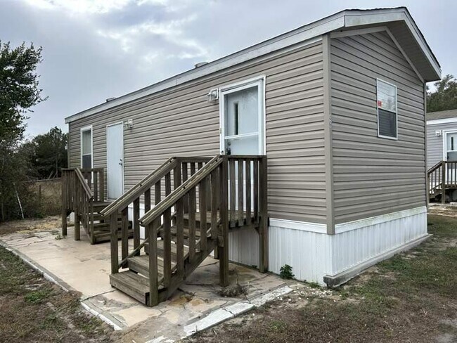 Building Photo - 6941 MacDonald Ct