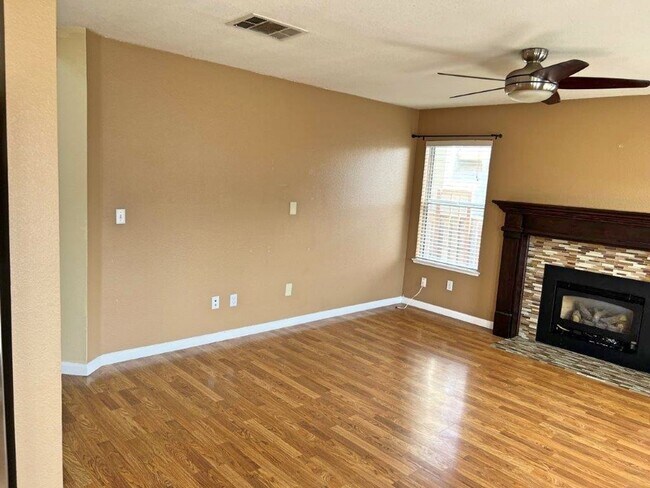 Building Photo - Modern 4 Bedroom 3 Bath Close to Marina Suisun City *Star Rentals