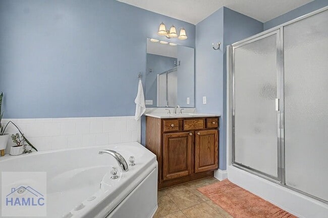 Building Photo - 220 Jackson Ave NE