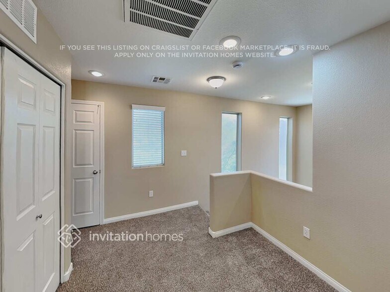 Building Photo - 9180 Giardino Villa St