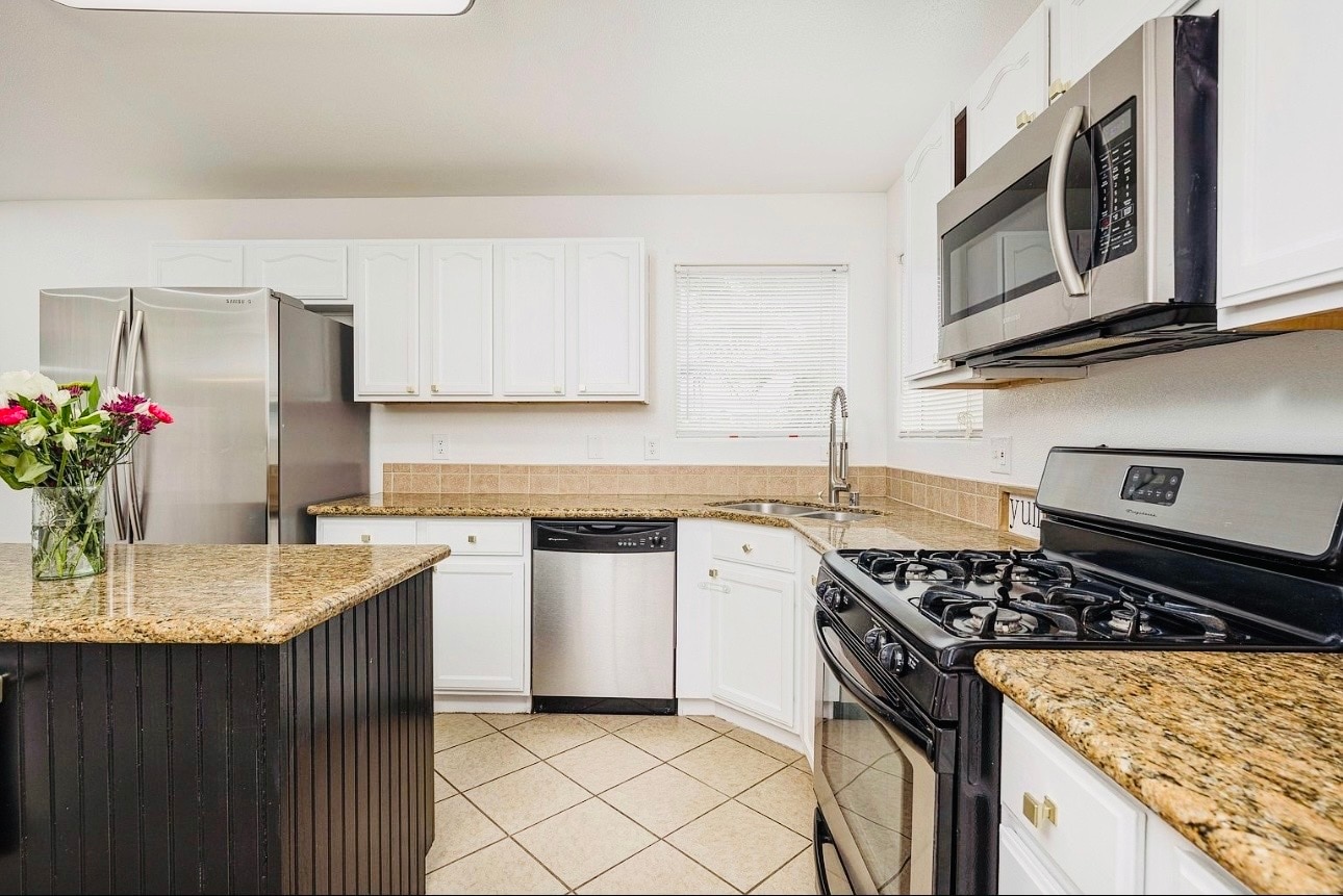 Building Photo - 3640 Ascencion Cir