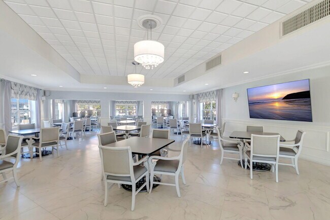 Building Photo - 2871 N Ocean Blvd