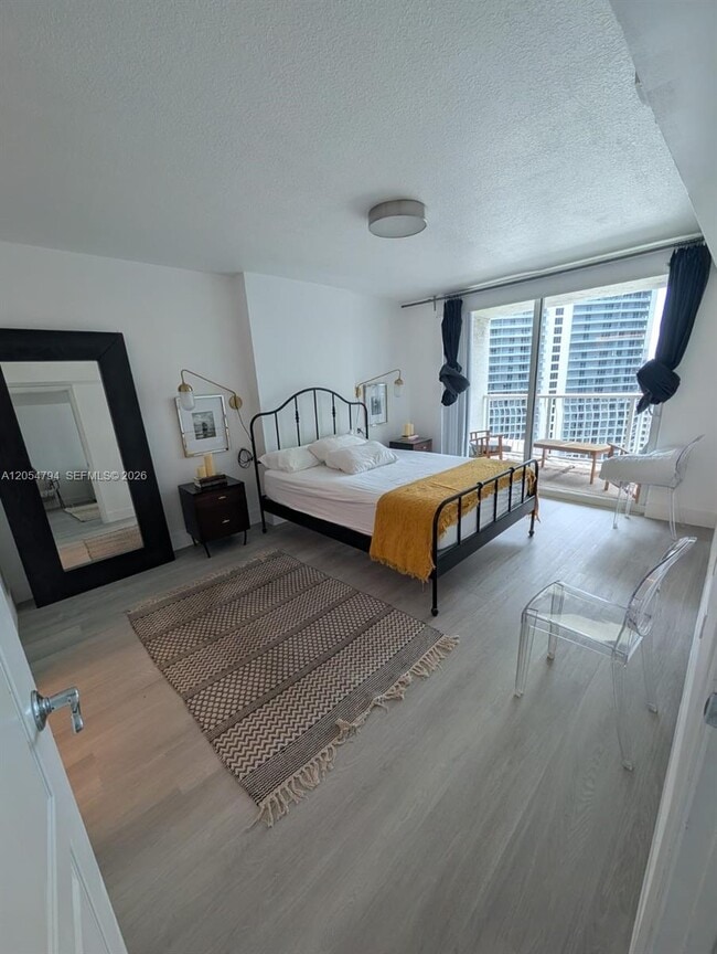 Building Photo - 1200 Brickell Bay Dr